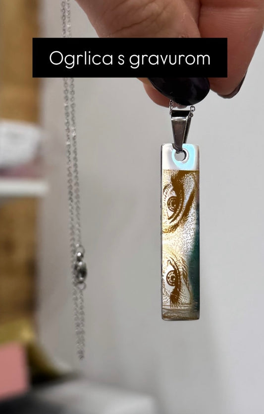 Ogrlica s gravurom očiju